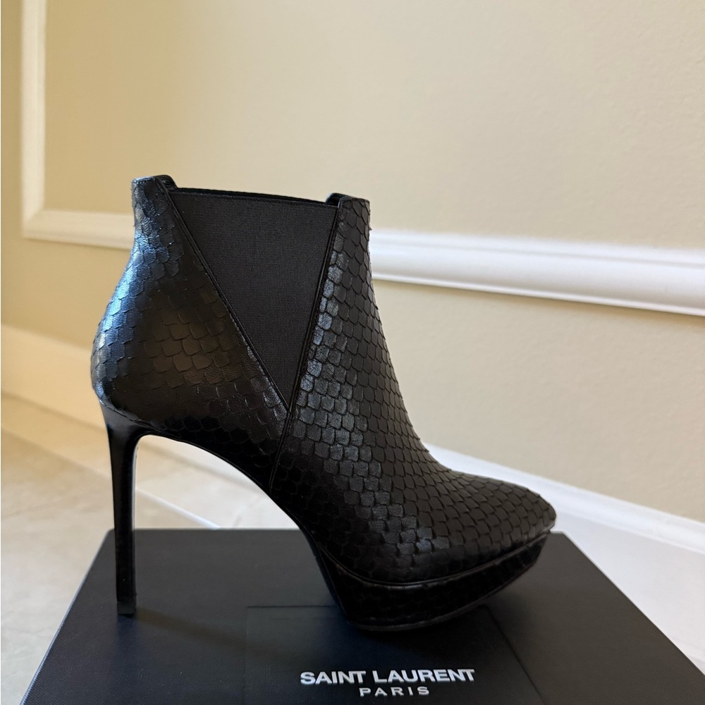 Saint Laurent Black High-Heeled Ankle Booties